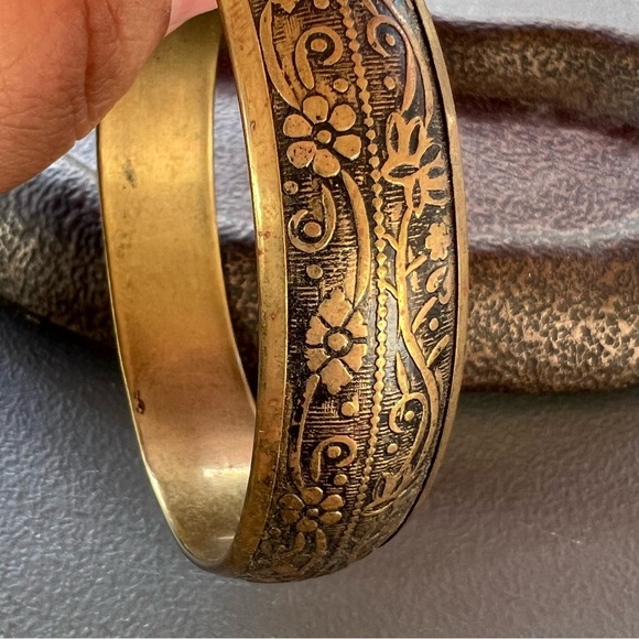 3/$15 Ornate Floral Design Brass Bangle Bracelet Smooth Interior wide gold - Picture 4 of 7